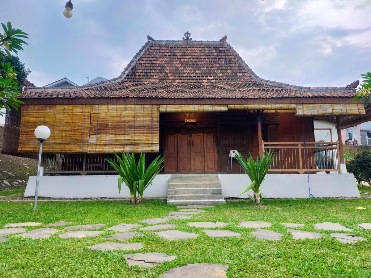 Joglo Kumpul Resort Cangkiran Exterior foto