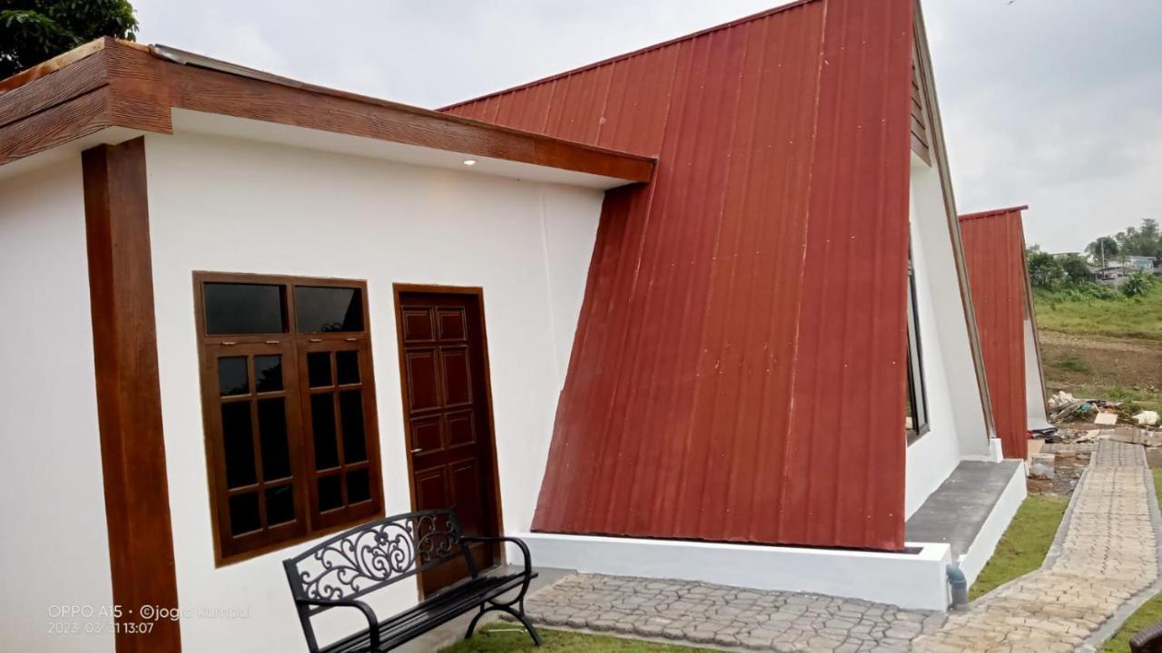 Joglo Kumpul Resort Cangkiran Zimmer foto